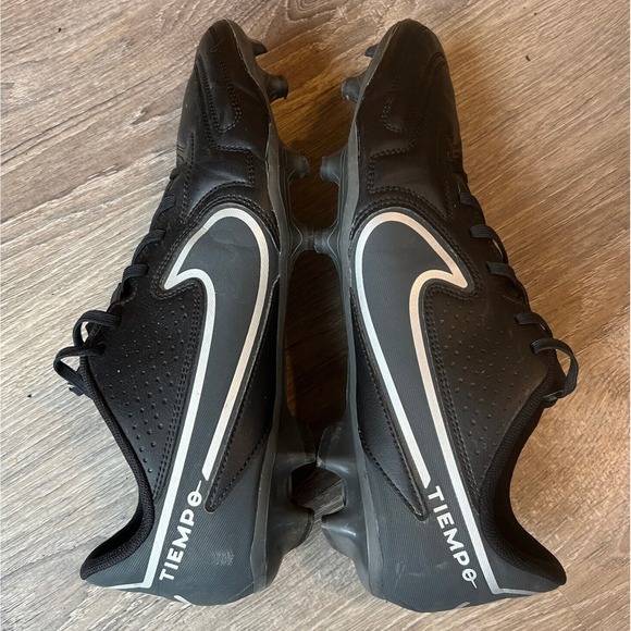 Nike Tiempo Legend 9 Soccer Cleats Football‎ Black Silver Mens 13 UK 12 EU 47.5 - Picture 1 of 10